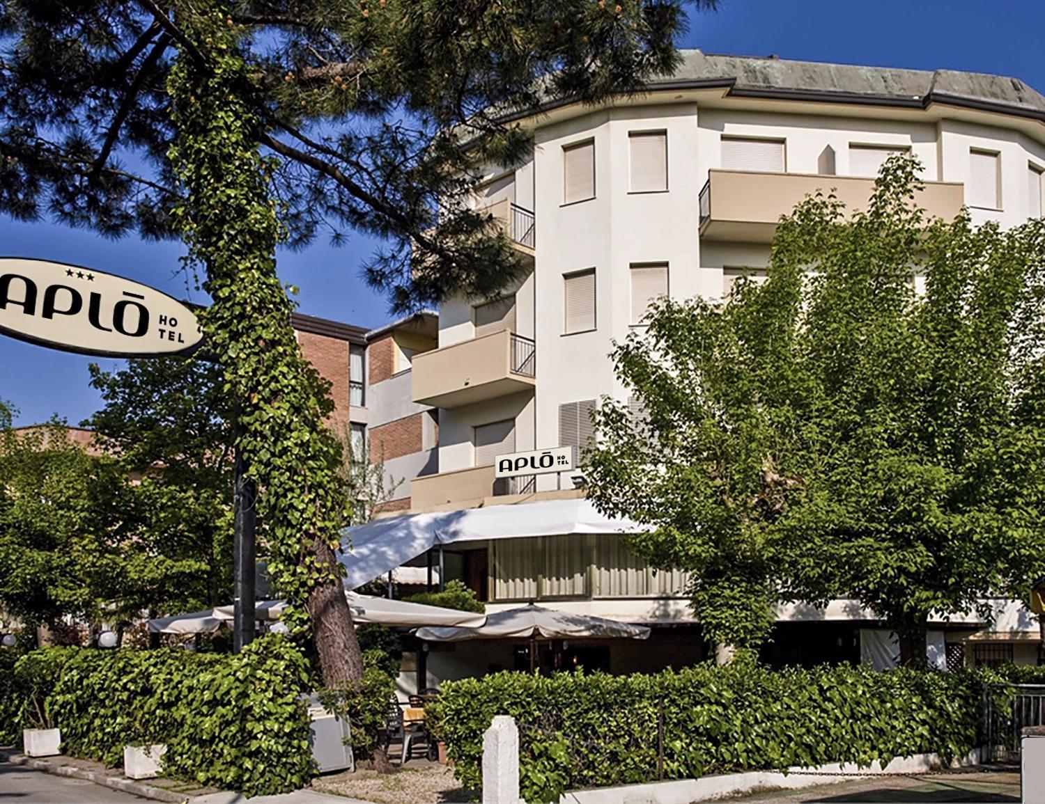 Hotel Aplo - Breakfast Experience 切尔维亚 外观 照片