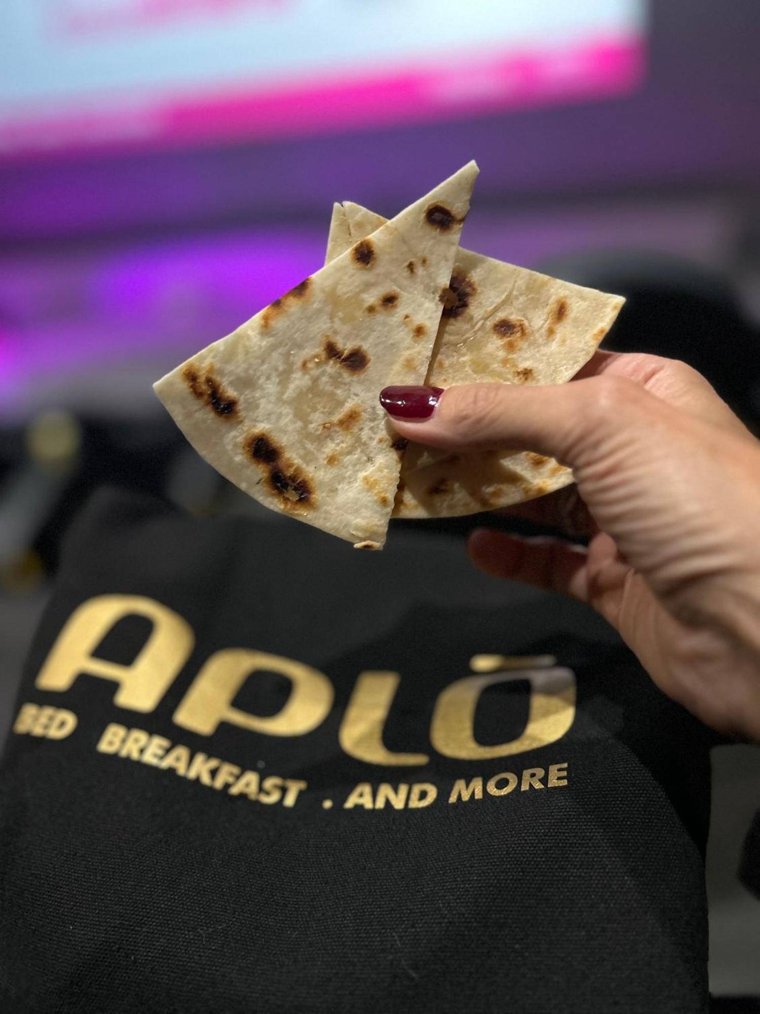 Hotel Aplo - Breakfast Experience 切尔维亚 外观 照片