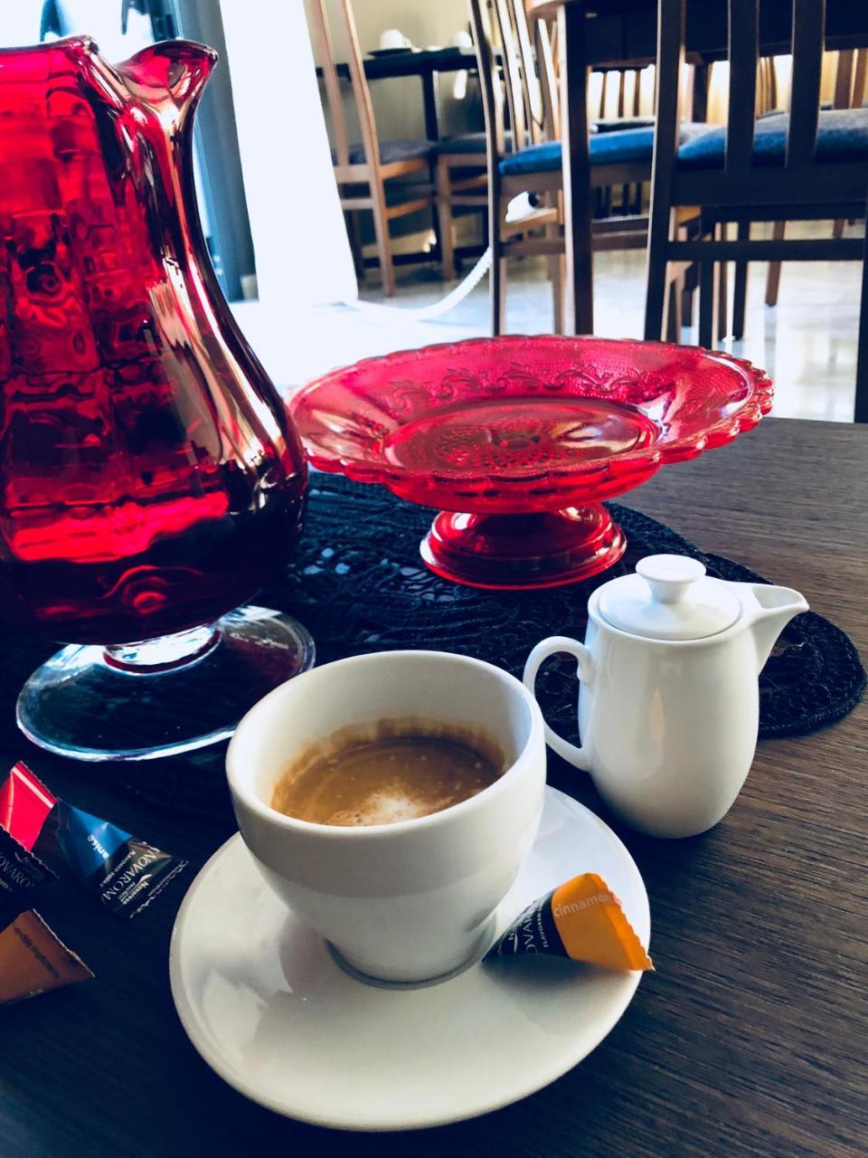 Hotel Aplo - Breakfast Experience 切尔维亚 外观 照片
